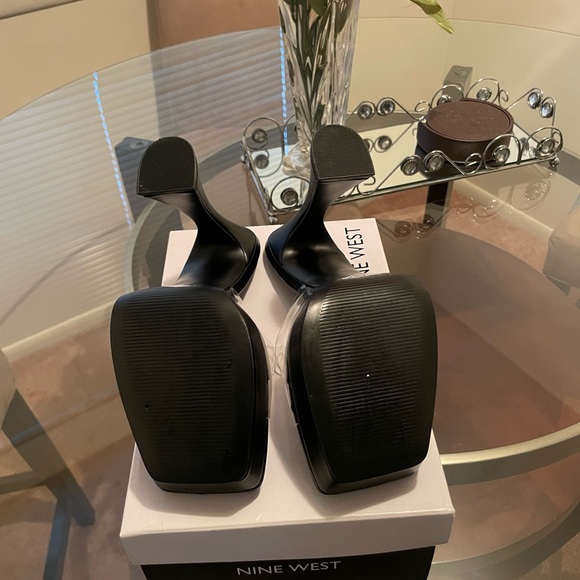 Nine West heels - Picture 4 of 6